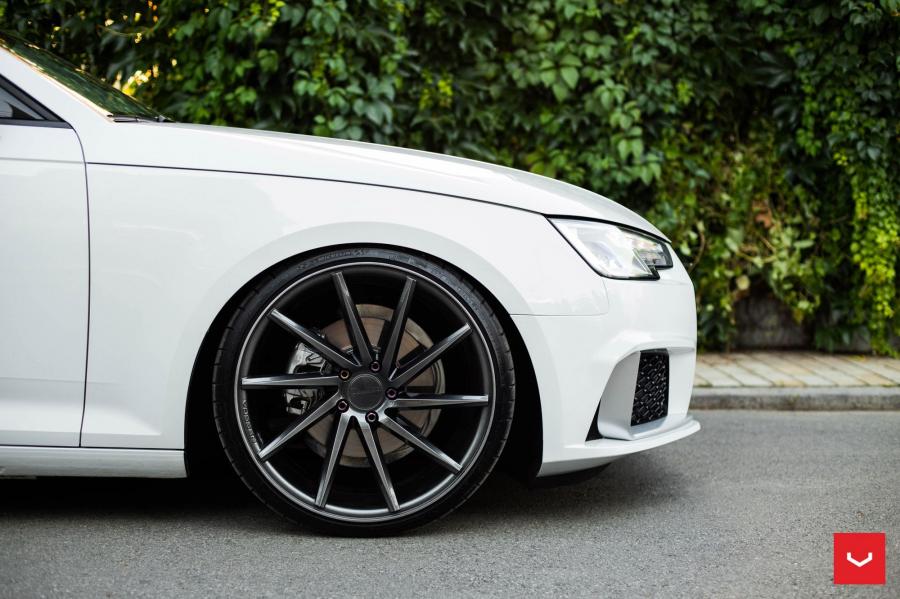 Колеса Audi A4 Sedan Quattro on Vossen Wheels (CVT) 2017 года  (фото 6 из 18)